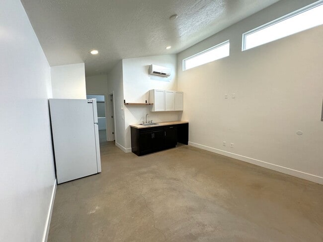 Foto del edificio - Unfurnished Property!
