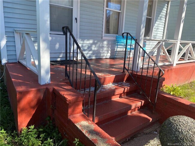 Building Photo - 73 Asylum St