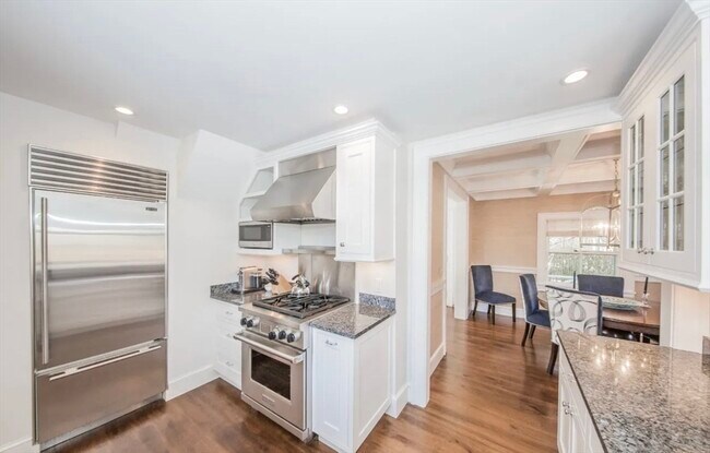 Building Photo - 28 Morey Ln