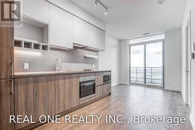 Photo du bâtiment - 950 Portage Pkwy