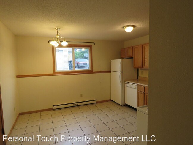 Building Photo - 525 5th St Ct