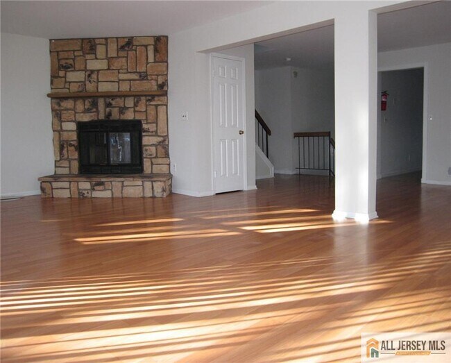 Foto del edificio - 6107 N Oaks Blvd