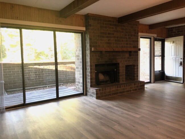 Building Photo - 106 Kenneth Cir