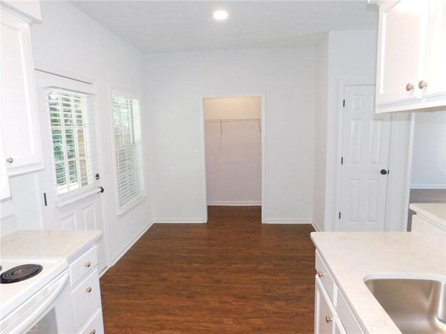 Building Photo - 70 Etowah Rdg