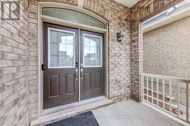 Building Photo - 2179 Dawson Cres