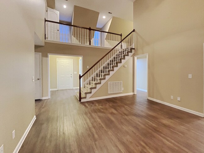 Building Photo - 329 Braxton Dr