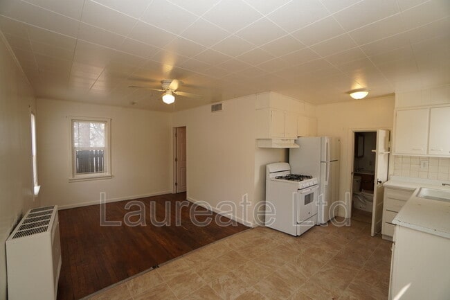 Building Photo - 1436.5 Kenton St