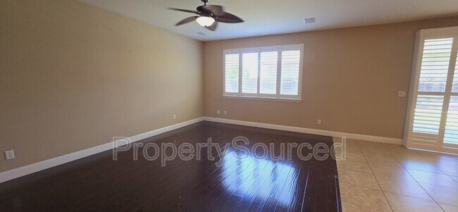 Building Photo - 2223 Ravenbrook Ln