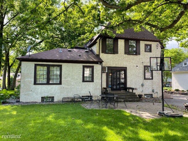 Foto del edificio - 4 br, 2 bath House - 225 Holly Road