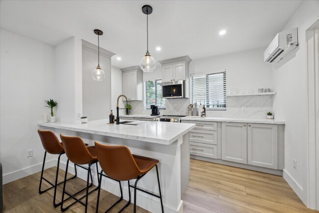 Foto del edificio - 5844 Darling St