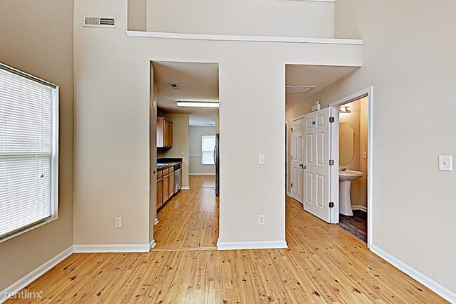 Building Photo - 1782 Red Bird Cir SE