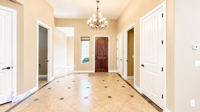 Building Photo - 3278 S Retreat Dr
