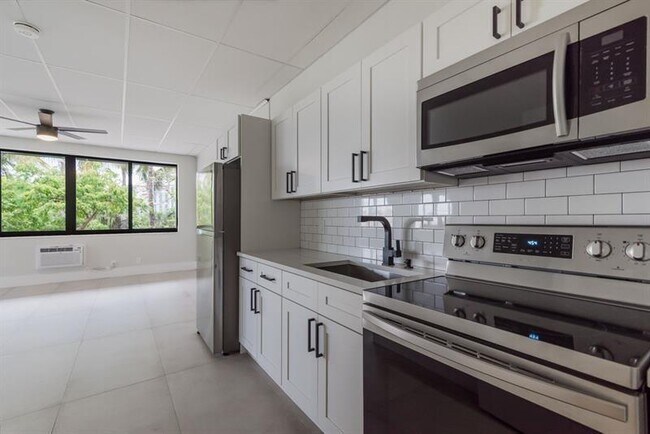 Foto del edificio - 1541 Cordova Rd