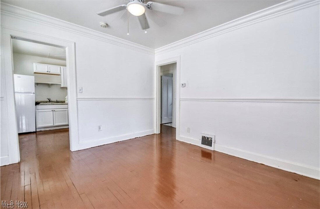 1051 E 171st St Cleveland, OH 44119 – photo 5