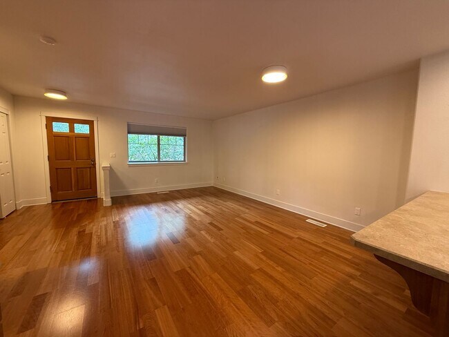Foto del edificio - Beautiful 2 Bed/2.5 Bath Townhome on Bend's Westside - Shevlin Park Road