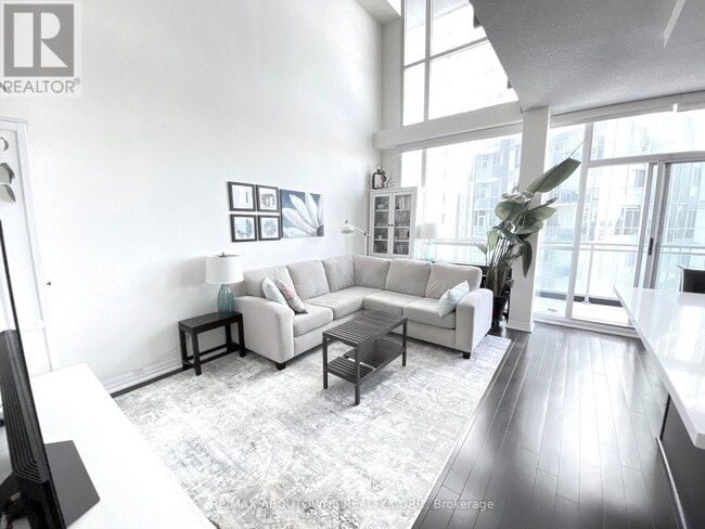 Building Photo - 223 Webb Dr