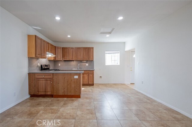 Foto del edificio - 10407 McClemont Ave