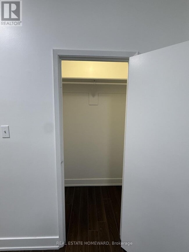 Building Photo - 158 Main St