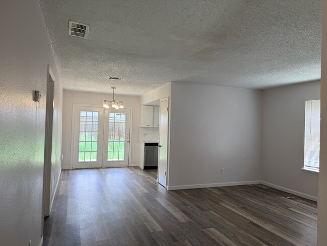 Building Photo - 3704 La Paz Dr