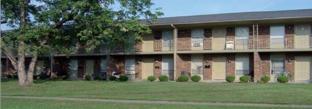 Building Photo - 4804-4806 Saddlebrook Ln