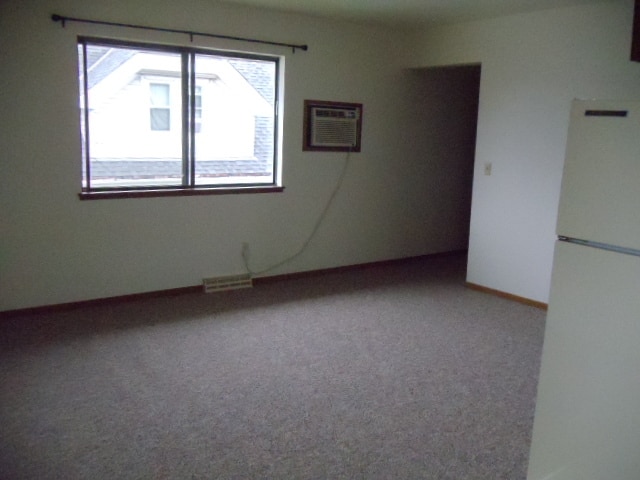 living room - 927 S 76th St