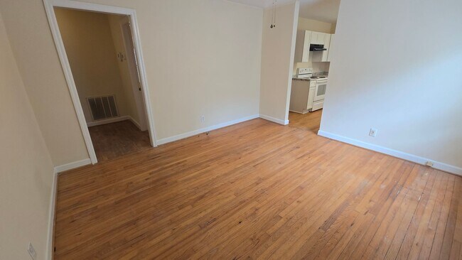 Foto del edificio - 411 Northwood St