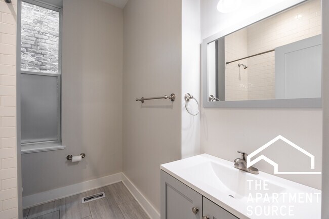 Foto del edificio - 1823 W 17th St