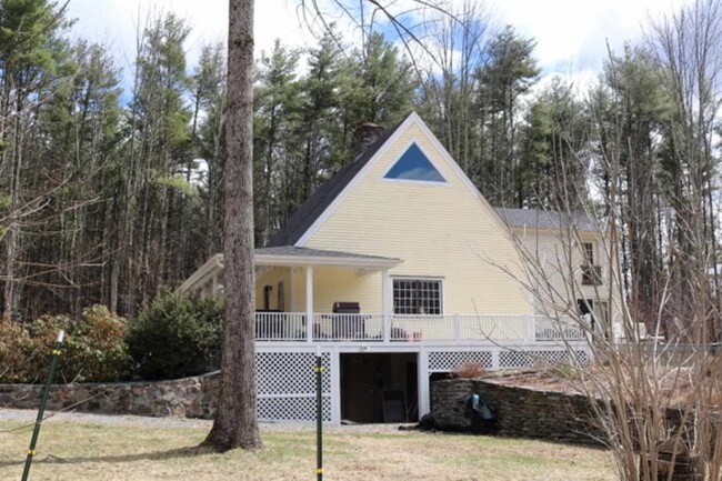 Building Photo - 1404 Franklin Pierce Hwy