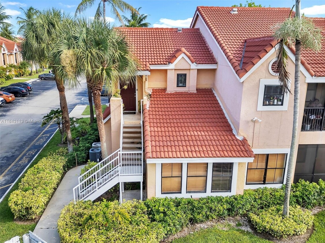 Primary Photo - 15560 SW 104th Terrace