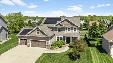 Building Photo - 1208 E White Oak Rd