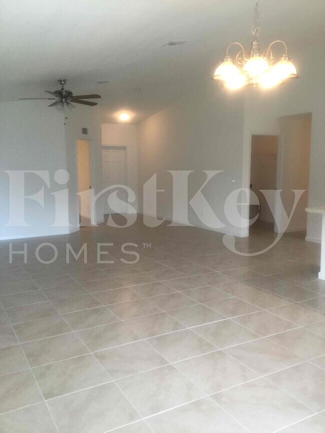 Foto del edificio - 146 SW Milburn Cir