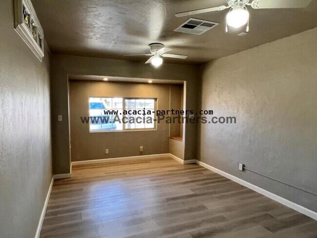 Foto del edificio - Four Bedroom Home in Silverbell Terrace