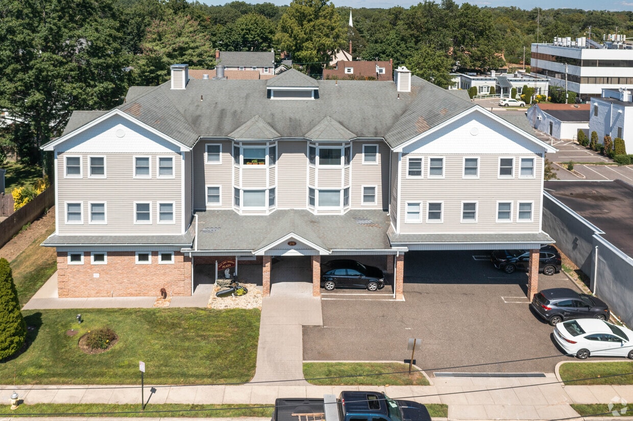 275 Liberty Ave, Westbury, NY 11590 Apartments in Westbury, NY