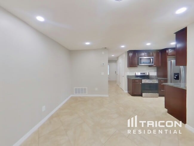 Building Photo - 1510 Canary St