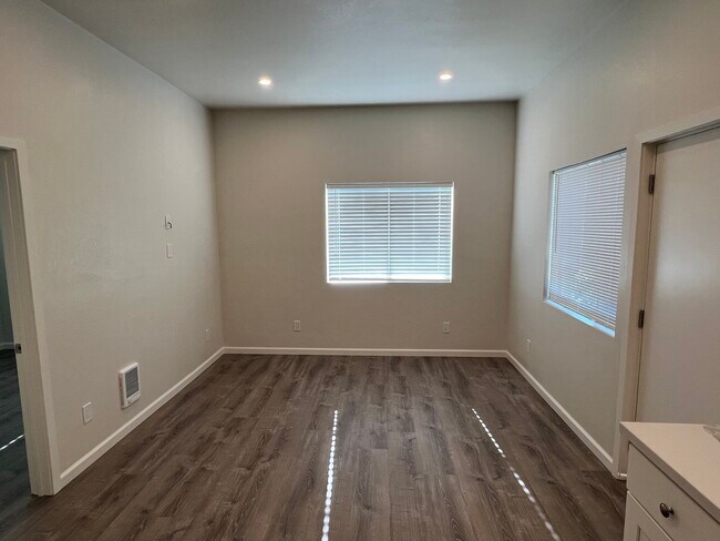 Sala de estar - 445 Elm Ave