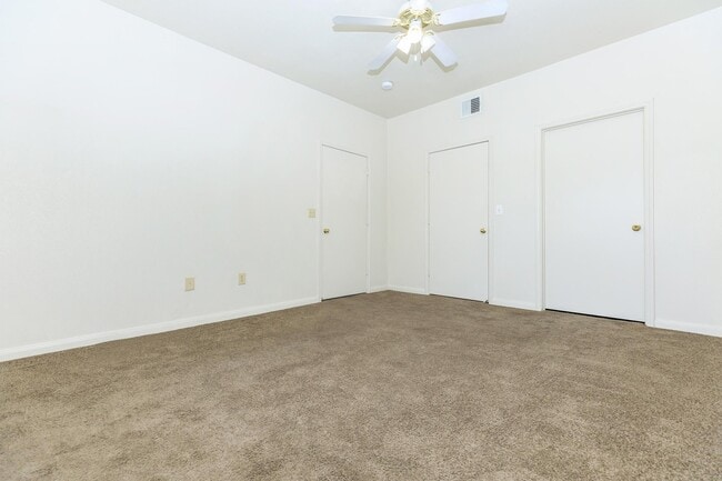 Building Photo - 1700 Mustang Dr