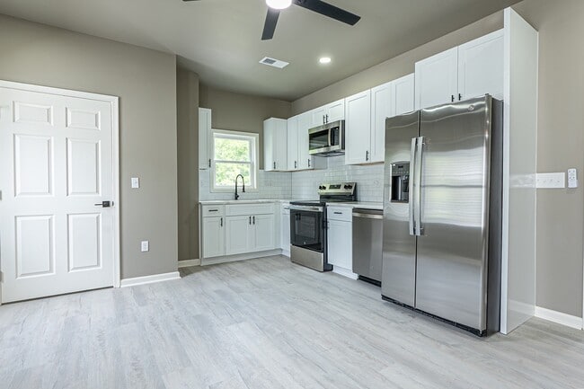 Building Photo - 1116 Richmond Blvd