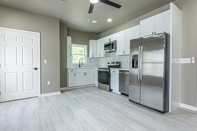 Foto del edificio - 1116 Richmond Blvd