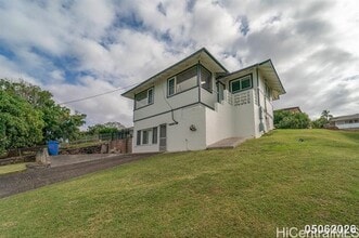 Building Photo - 99-905-905 Aiea Heights Dr