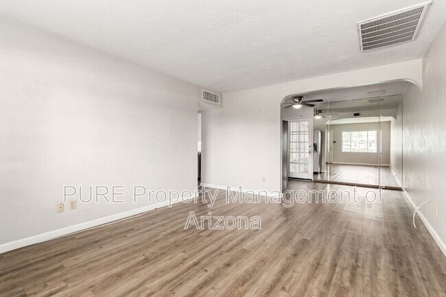 Foto del edificio - 2538 E Coolidge St