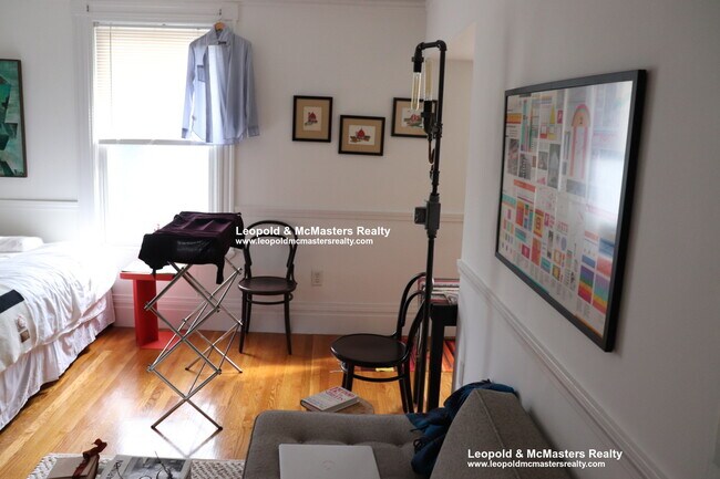 Foto del edificio - 266 Newbury St