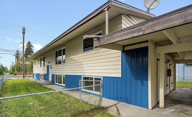 Building Photo - 1117 Karluk St