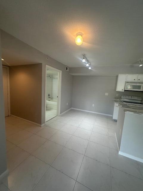 Foto del edificio - 141 SW Palm Dr