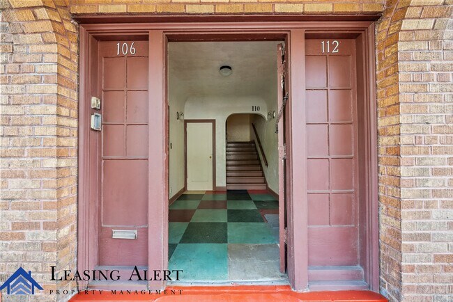 Photo - 112 S Cummings St Townhome