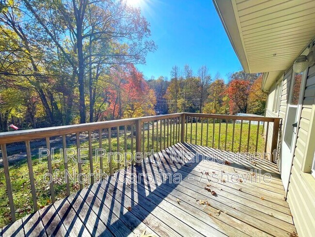 Foto del edificio - 53 Magic Dr