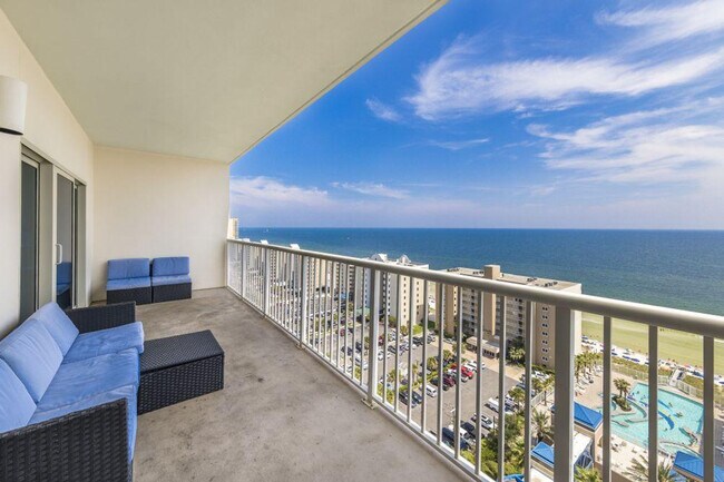 Foto del edificio - 1010 W Beach Blvd