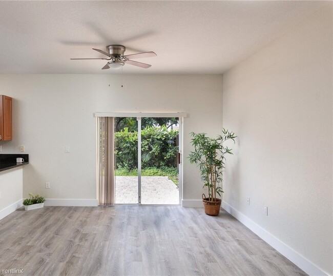 Foto del edificio - 3 br, 2 bath Townhome - 12760 Sw 49th Court