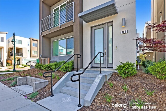 Building Photo - 106 Agustin Narvaez St
