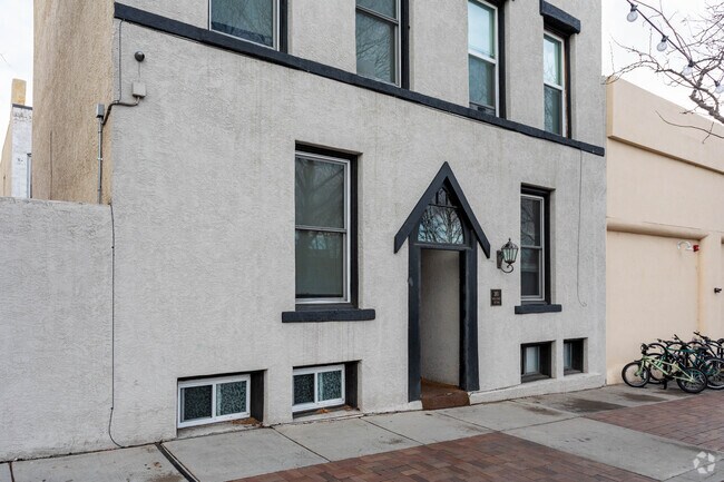 Building Photo - 240 Main St