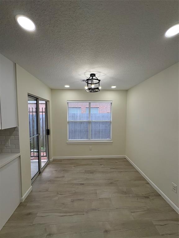 Foto del edificio - 18251 River Sage Dr